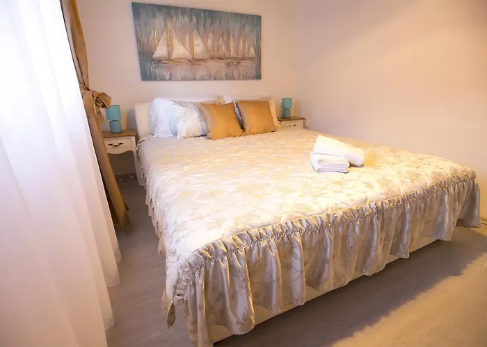 Corner Of Joy Apartment *